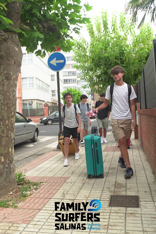 ¡Organiza un Viaje Escolar Seguro y Educativo a Family Surfers!